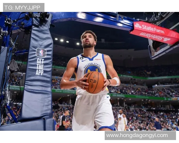 克莱汤普森的篮球传奇之路与勇士队的辉煌时刻 克莱汤普森的篮球传奇之路与勇士队的辉煌时刻