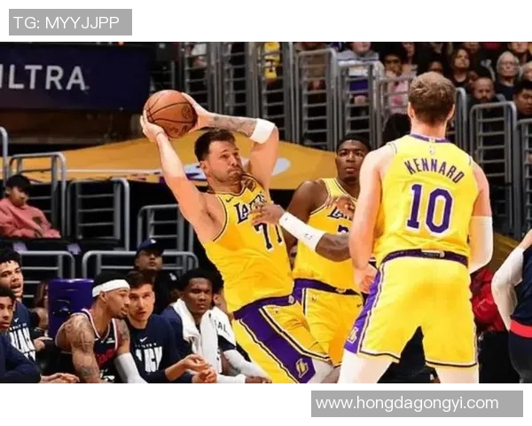 2021年快船与湖人激战回顾：洛杉矶德比的巅峰对决与精彩瞬间