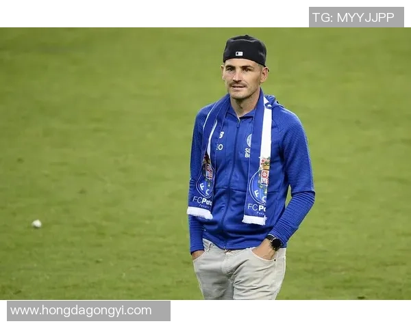 卡西利亚斯与劳尔的传奇对决:西班牙足球的双子星辉煌岁月回顾 卡西利亚斯与劳尔的传奇对决:西班牙足球的双子星辉煌岁月回顾